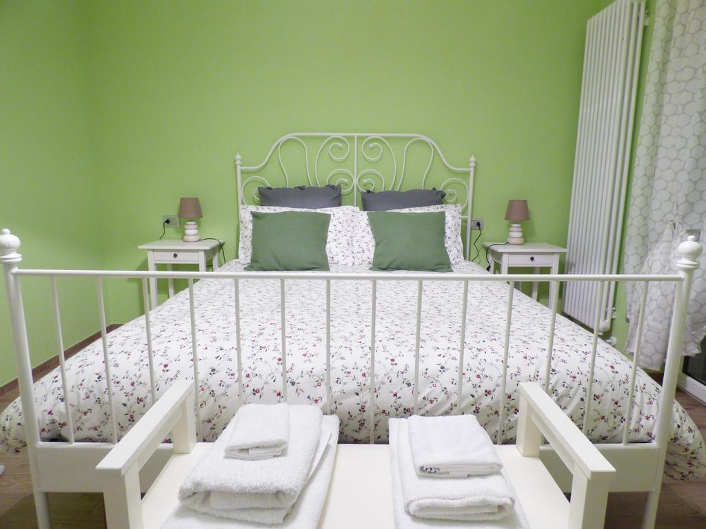 Giravento Bed and Breakfast Borgo San Dalmazzo Exteriör bild